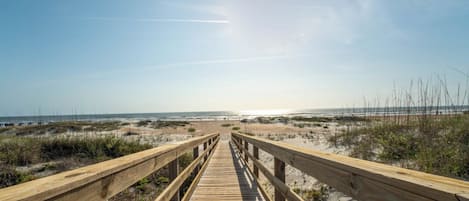 Beach nearby, sun loungers, beach towels