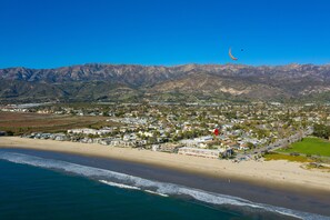 Beach nearby, sun-loungers, beach towels - Best Deal in Carpinteria! (Carpinteria)