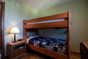 4 bedrooms, iron/ironing board, WiFi - Coastal Maine Retreat w/ Sprawling Ocean Views (Phippsburg)