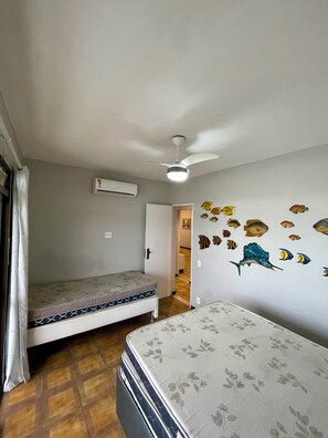 4 habitaciones, tabla de planchar con plancha y wifi