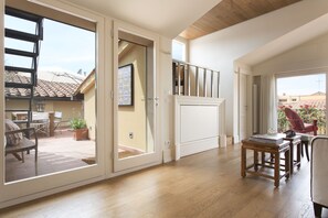Interior - Your quiet haven at Ponte Vecchio - Views, terraces and luxuriously renovated (Florence)