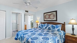2 Schlafzimmer, Schreibtisch, Bügeleisen/Bügelbrett, Reisekinderbett