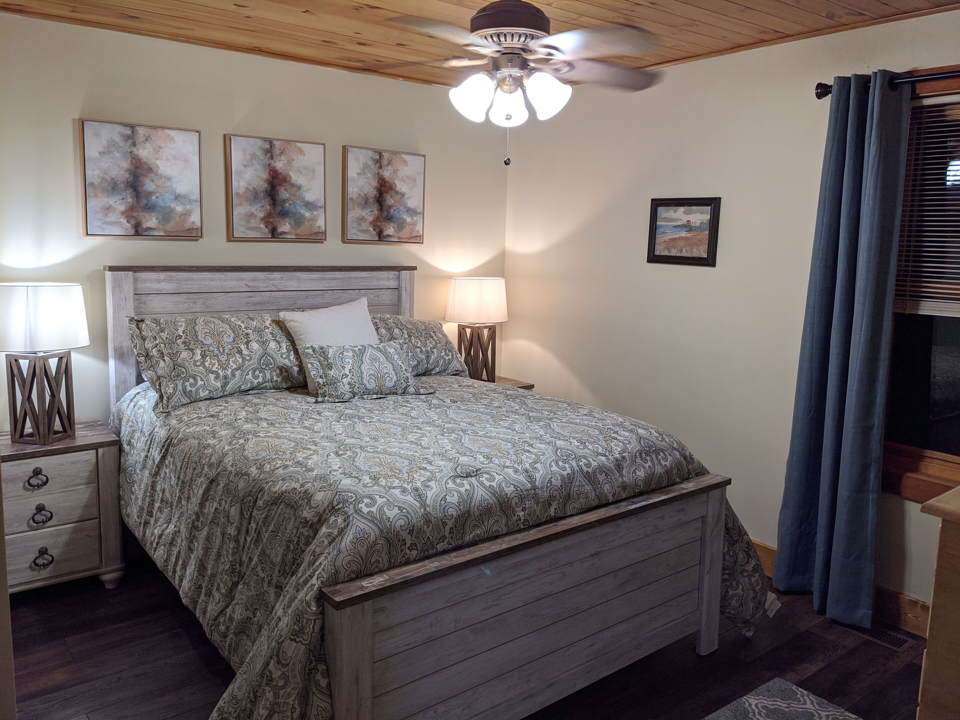 3 bedrooms, desk, iron/ironing board, free WiFi