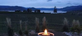 Grand Vineyard Estate Home Exceptional Place Best Location in Penticton