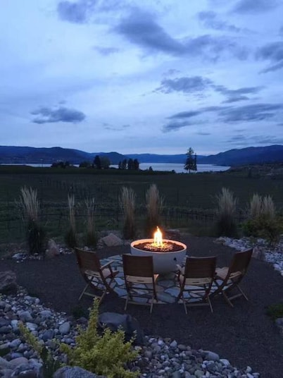 Grand Vineyard Estate Home Exceptional Place Best Location in Penticton