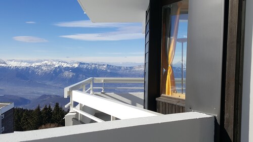 CHAMROUSSE,  Appart lumineux de 48m², vue à couper le souffle,  sur les pistes
