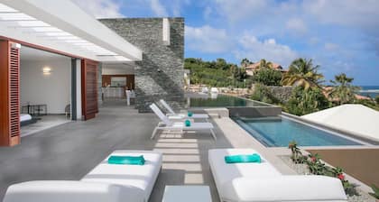 Luxury 4-Bedroom Villa Ô with Infinity Pool & Ocean Views