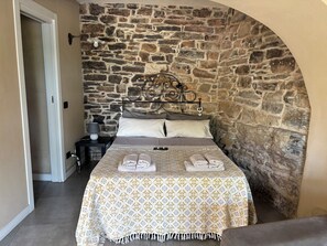 Accès au Wi-Fi (inclus), literie fournie