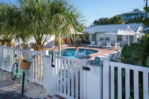 Exterior - Silver Sands (Treasure Island)