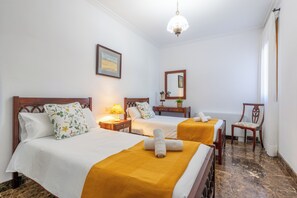 5 makuuhuonetta, silitysrauta/-lauta, vauvan matkasänky, Wi-Fi