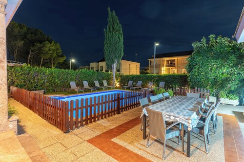 5 Schlafzimmer Villa mit großem Pool