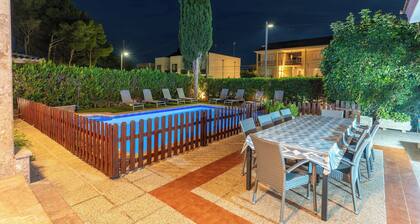 5 Schlafzimmer Villa mit großem Pool