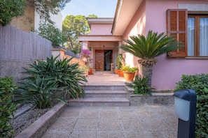 Terrace/patio - VID: 5 double bedrooms villa with private pool (Can Picafort)