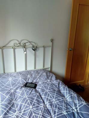 2 bedrooms, free WiFi, bed sheets, wheelchair access