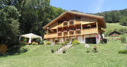 Luxuriöses Chalet in der Savoyen, typisch von Beaufortain