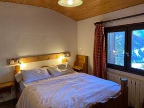 6 bedrooms, iron/ironing board, WiFi