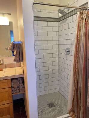 Hair dryer, towels, soap, shampoo - Unique , Vintage Studio Apartment for Leisure/Corporate Travel (Tucson)