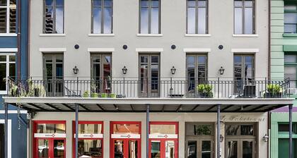 Ático de lujo de 3 dormitorios con balcón en el centro de NOLA