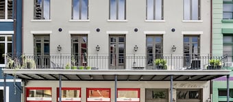 Luxury 3 BR Penthouse with balcony in Downtown NOLA