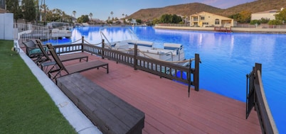 High-End Arrowhead Lakes Estate w/ Private Boat & Heated Spa