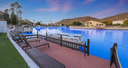 Hacienda del Lago A Luxury Waterfront 3500 SF 5-Bedroom with Heated Pool Boat 10 Minutes from State Farm