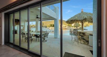 Indoor/Outdoor Kitchen! Heated Pool, Spa + Boat