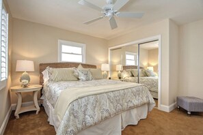 3 bedrooms, iron/ironing board, free WiFi, bed sheets - GORGEOUS & SPACIOUS FRONT OCEAN VIEW 2-KING BEDROOMS, LG DECK STEPS TO THE BEACH (Oceanside)