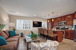 Smart-TV, Bücher, Stereoanlage