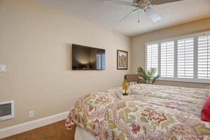 2 bedrooms, iron/ironing board, travel cot, free WiFi