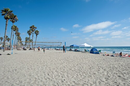 HERMOSA Y ESPACIOSA VISTA FRENTE AL OCÉANO DORMITORIOS DE 2 REYES, LG DECK SLEEPS 6!