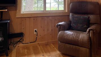 TV, DVD player, books, stereo