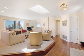 TV, fireplace, DVD player, books