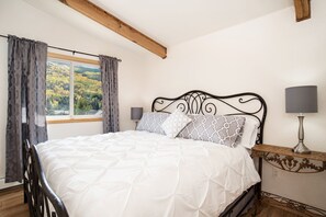 1 bedroom, iron/ironing board, Internet, bed sheets