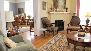 TV, fireplace, ping pong