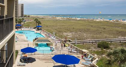 **PANORAMIC BALCONY VIEWS** Beachfront 3rd Floor Condo!