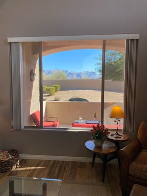 Interior - Grayhawk Retreat: 1700 sq. ft 2BR Luxe Townhome - Pool, HotTub & Mountain Views (Scottsdale)