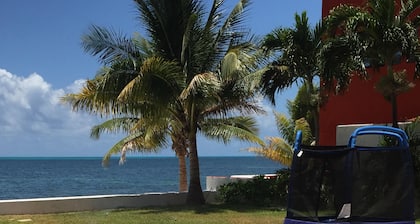 Beautiful 4 bedroom Beach House on a Private & Peaceful Place in Cancun