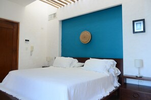 5 habitaciones, tabla de planchar con plancha y wifi gratis 