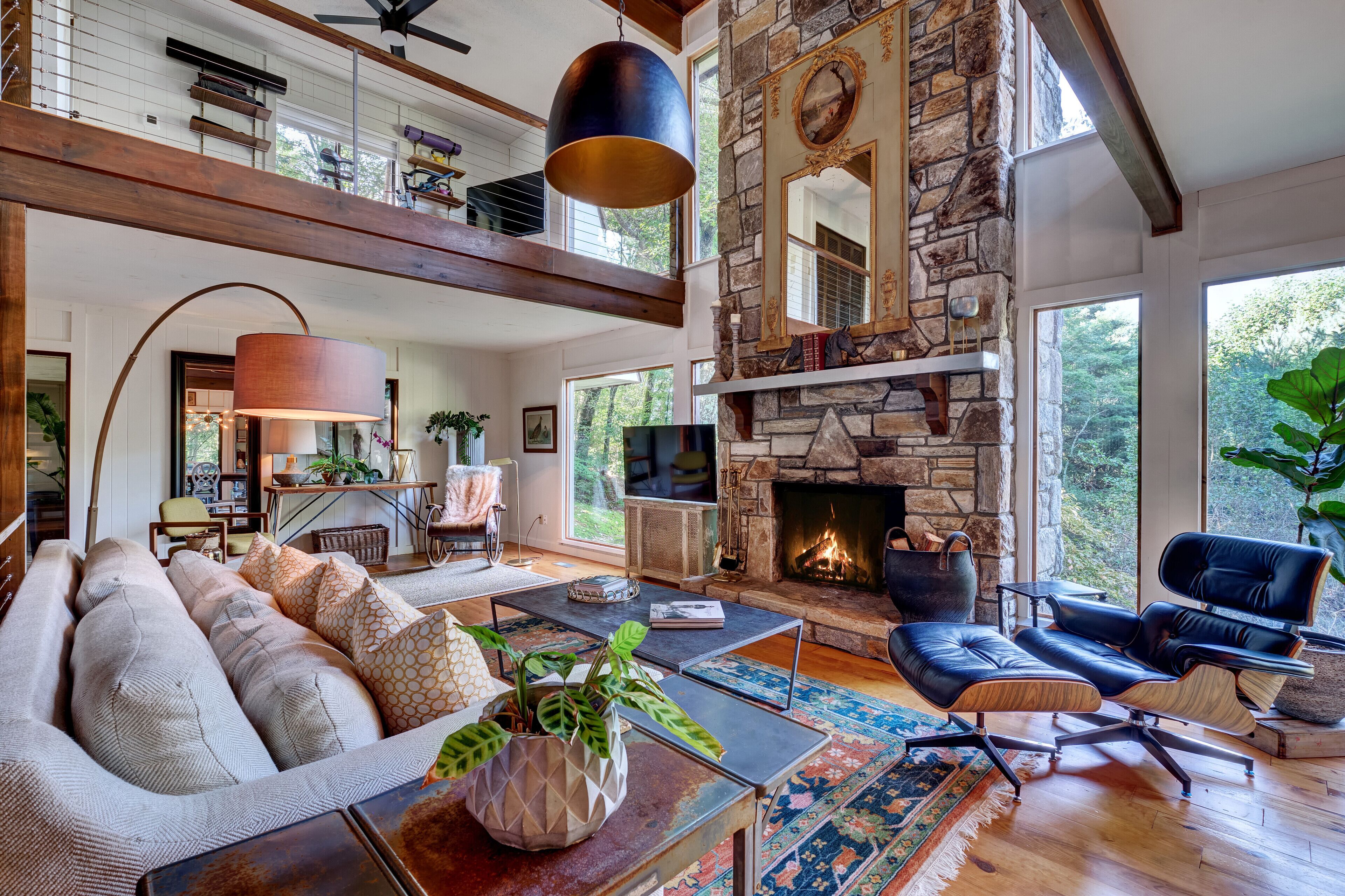 Smart TV, fireplace, DVD player, offices