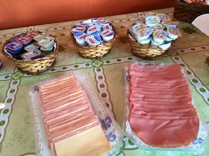 Dagelijks ontbijtbuffet inbegrepen