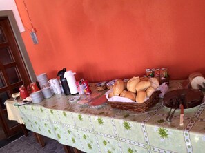 Free daily buffet breakfast - Hotel Ruínas (Peruíbe)