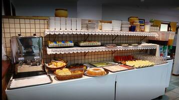 Free daily buffet breakfast