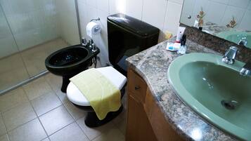 Standard Quadruple Room, Shared Bathroom | Bathroom | Shower, towels