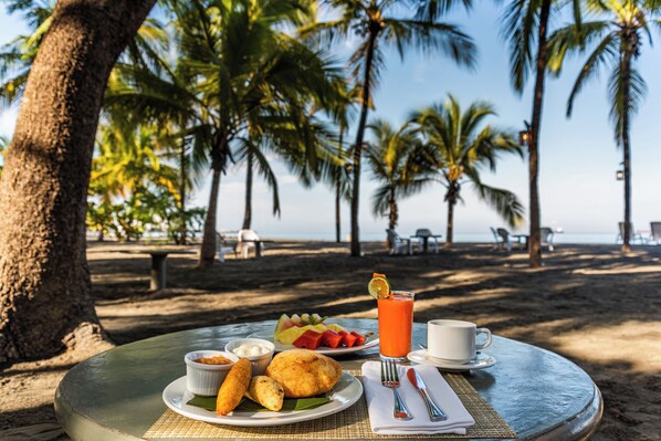 Accommodatie ligt op het strand, strandlakens