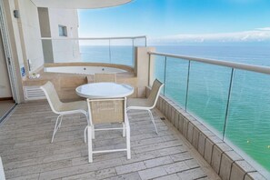 Suite Deluxe, 2 chambres, vue mer | Vue de la chambre