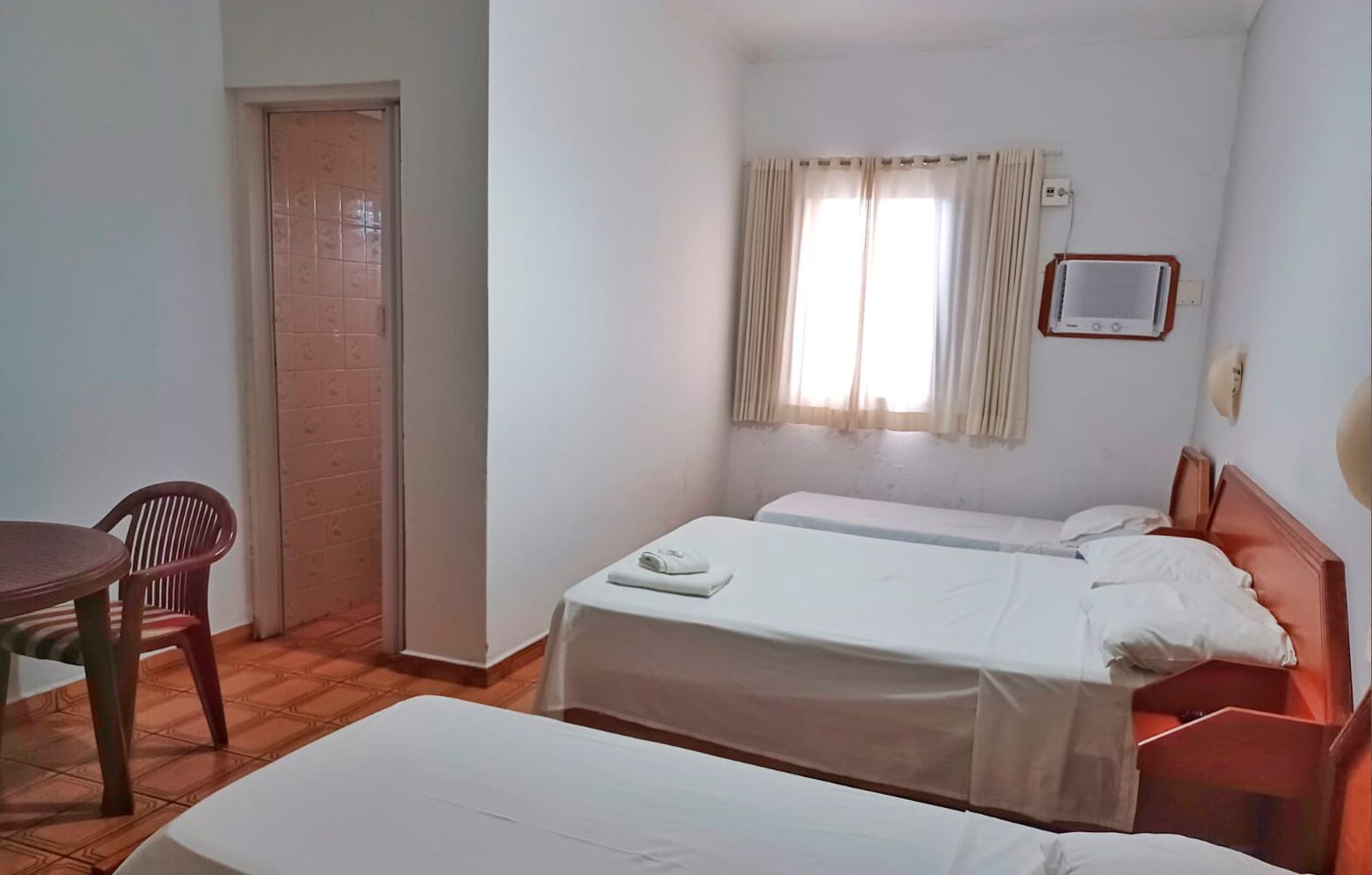 triple room | free wifi, bed sheets