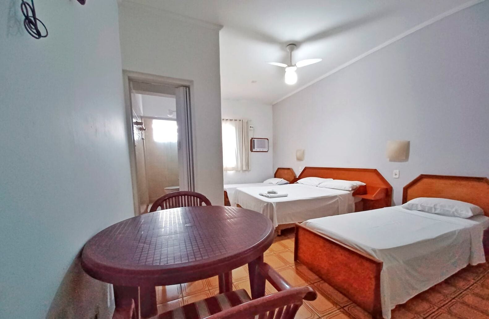 triple room | free wifi, bed sheets