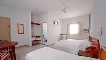 Triple Room | Free WiFi, bed sheets