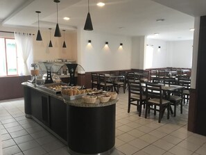 Petit déjeuner buffet compris tous les jours