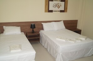 Minibar, escritorio, cortinas blackout y wifi gratis 